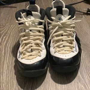 9 foamposite navy blue n white